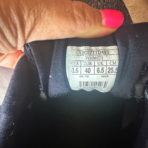 Brooks Blue and Green Athletic Shoes with Cushioned Support - Picture 6 of 6